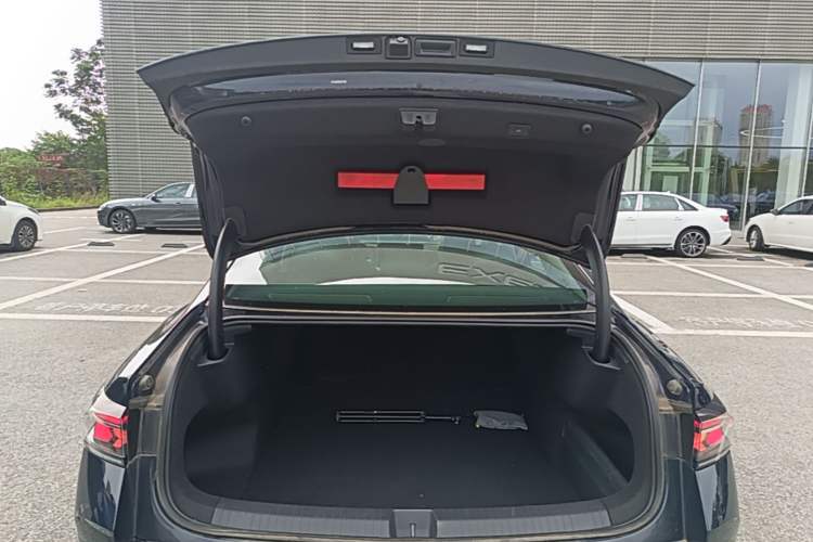 Used Volkswagen Magotan 2024 380TSI DSG Ultimate Edition Trunk