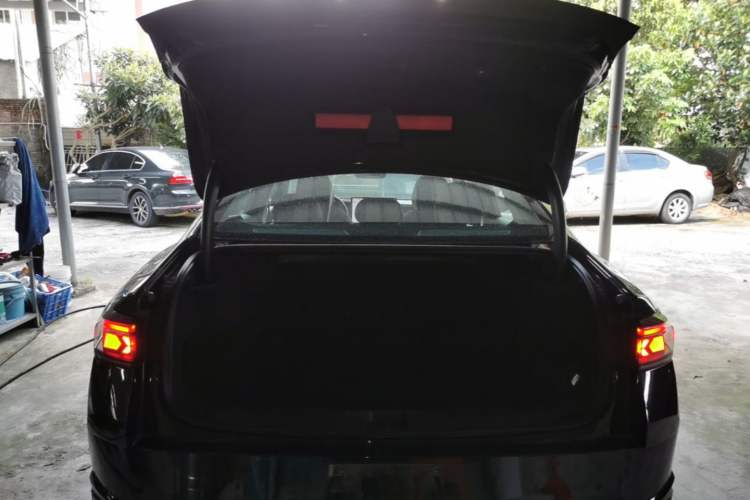 Used Volkswagen Magotan 2024 380TSI DSG Ultimate Edition Trunk