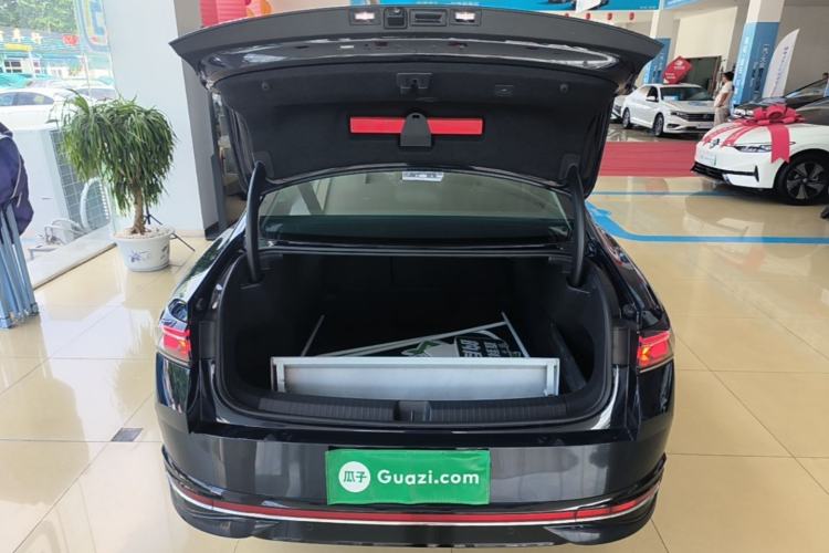 Used Volkswagen Magotan 2024 380TSI DSG Ultimate Edition Trunk