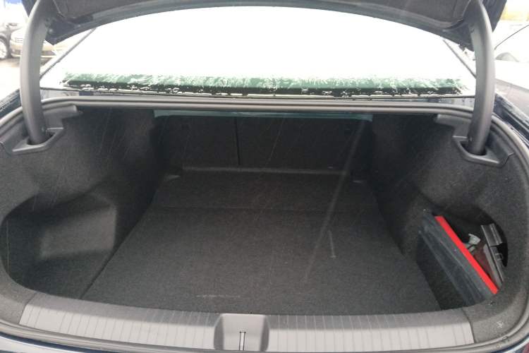 Used Volkswagen Magotan 2024 380TSI DSG Ultimate Edition Trunk