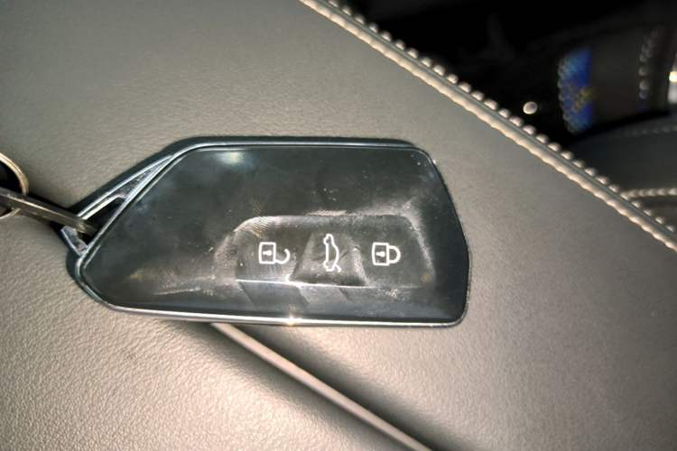 Used Volkswagen Magotan 2024 380TSI DSG Ultimate Edition Vehicle Key