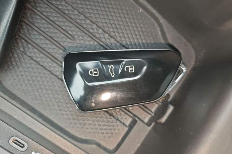 Used Volkswagen Magotan 2024 380TSI DSG Ultimate Edition Vehicle Key