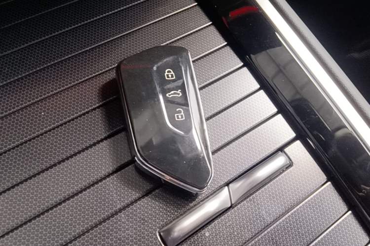 Used Volkswagen Magotan 2024 380TSI DSG Ultimate Edition Vehicle Key