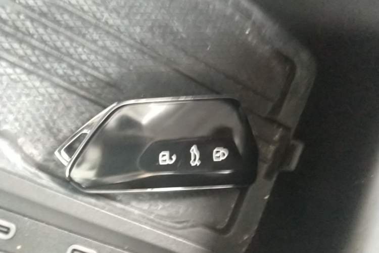 Used Volkswagen Magotan 2024 380TSI DSG Ultimate Edition Vehicle Key