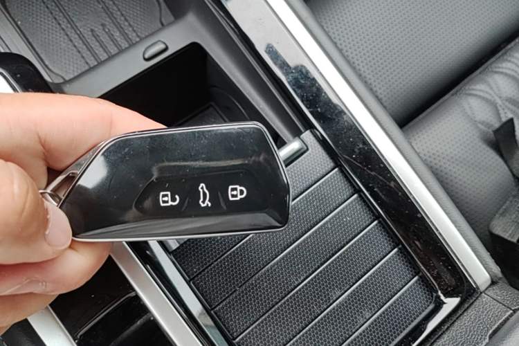 Used Volkswagen Magotan 2024 380TSI DSG Ultimate Edition Vehicle Key