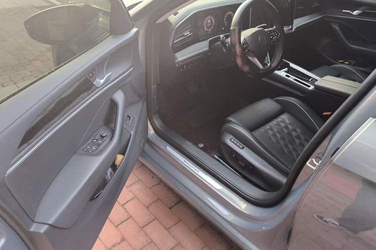 Used Volkswagen Magotan 2024 380TSI DSG Ultimate Edition Driver Seat