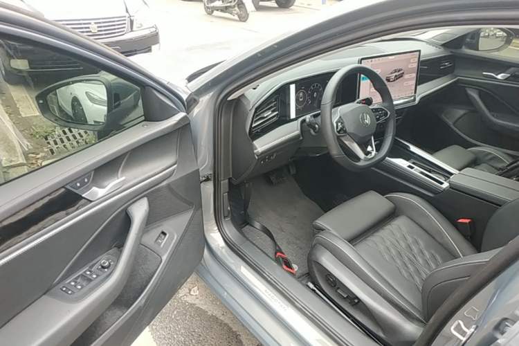 Used Volkswagen Magotan 2024 380TSI DSG Prestige Edition DaMai Package Driver Seat