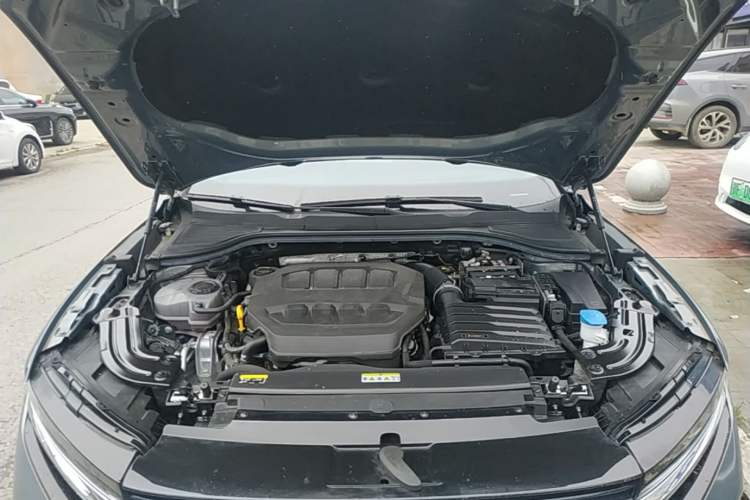 Used Volkswagen Magotan 2024 380TSI DSG Prestige Edition DaMai Package Engine Bay
