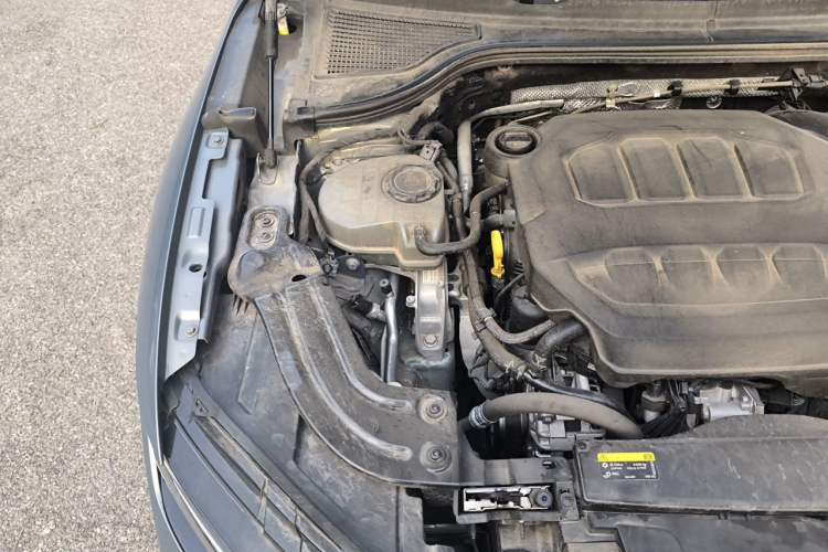Used Volkswagen Magotan 2024 380TSI DSG Ultimate Edition Engine Bay Right