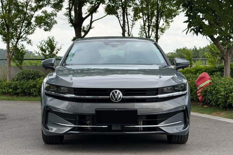 Used Volkswagen Magotan 2024 300TSI DSG Luxury Edition Exterior 8