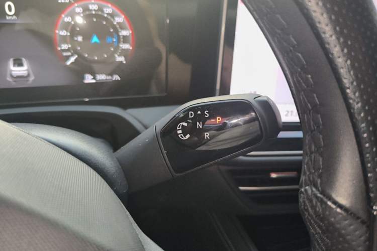 Used Volkswagen Magotan 2024 380TSI DSG Ultimate Edition Gear Lever