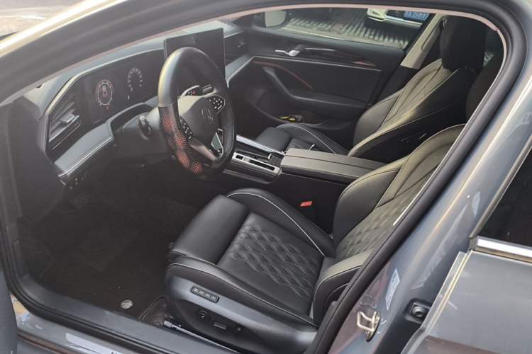 Used Volkswagen Magotan 2024 380TSI DSG Ultimate Edition Left Front Seat
