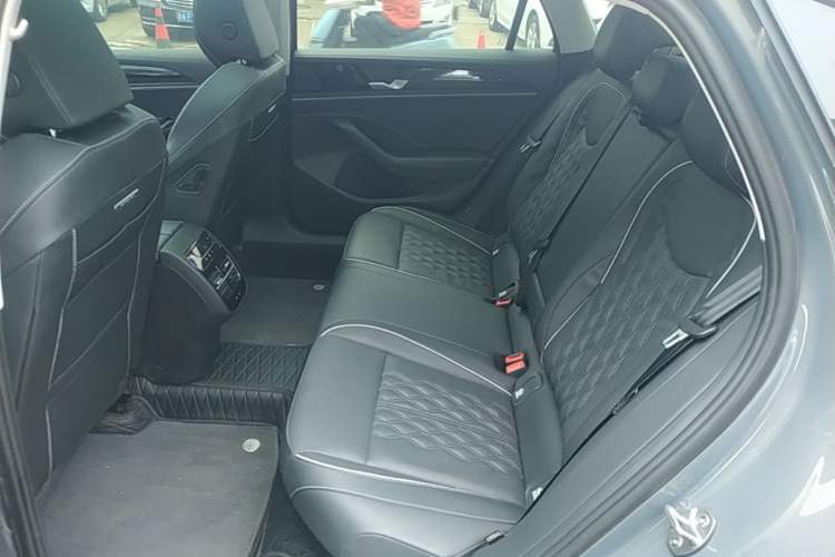 Used Volkswagen Magotan 2024 380TSI DSG Prestige Edition DaMai Package Left Rear Seat