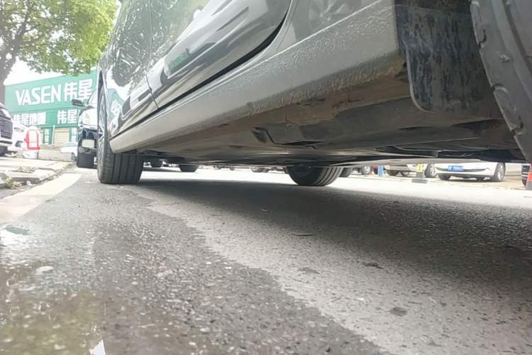 Used Volkswagen Magotan 2024 380TSI DSG Prestige Edition DaMai Package Left Side Sill