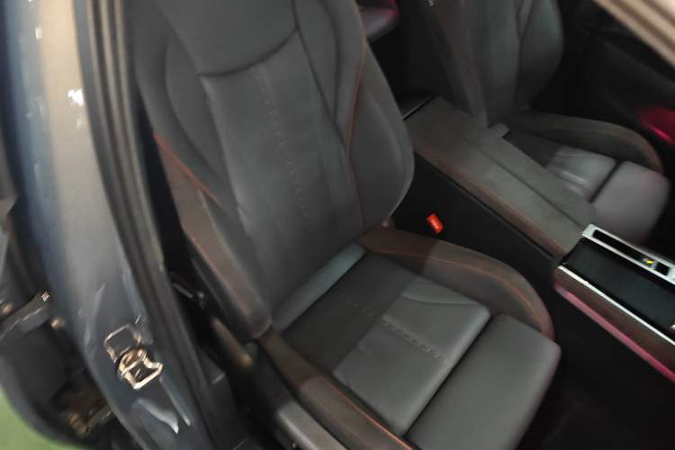 Used Volkswagen Magotan 2024 380TSI DSG Prestige Edition DaMai Package Right Front Seat