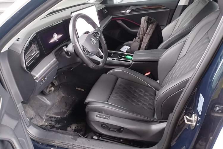 Used Volkswagen Magotan 2024 380TSI DSG Ultimate Edition Left Front Seat