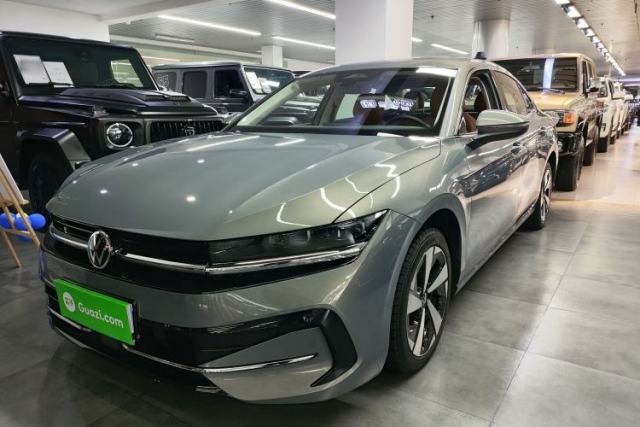 Used Volkswagen Magotan 2024 300TSI DSG Prestige Edition—A Real Eye-Catcher