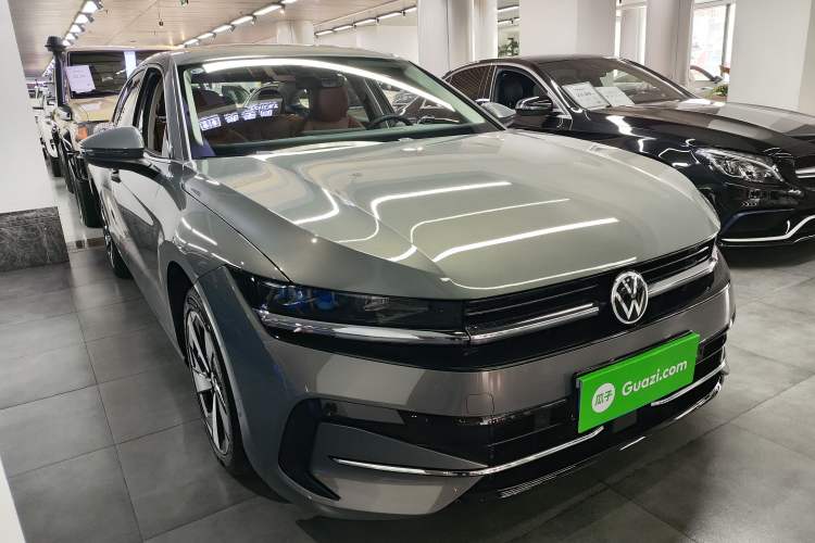 Used Volkswagen Magotan 2024 300TSI DSG Prestige Edition—A Real Eye-Catcher Exterior 2