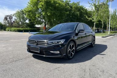 Used Volkswagen Magotan 2025 Revised Version Zhongxiang Edition 330TSI DSG Luxury Trim
