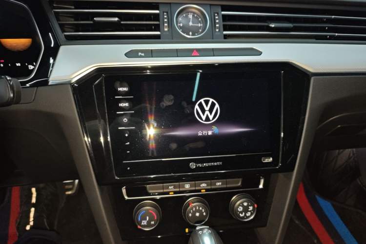 Used Volkswagen Magotan 2025 Zhongxiang Version 280TSI DSG Comfort Edition Audio And AC Panel