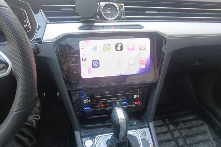 Used Volkswagen Magotan 2025 Revised Version Zhongxiang Edition 330TSI DSG Luxury Trim Audio And AC Panel