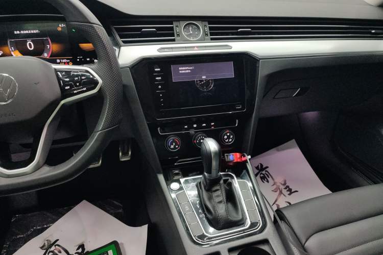 Used Volkswagen Magotan 2025 Zhongxiang Version 280TSI DSG Comfort Edition Audio And AC Panel