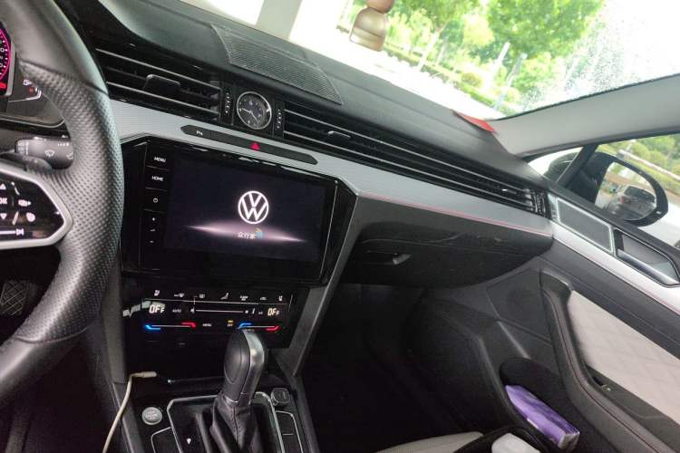Used Volkswagen Magotan 2025 Revised Version 2 Zhongxiang Edition 330TSI DSG Luxury Trim Audio And AC Panel