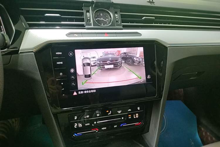 Used Volkswagen Magotan 2025 Revised Version 2 Zhongxiang Edition 330TSI DSG Luxury Trim Audio And AC Panel