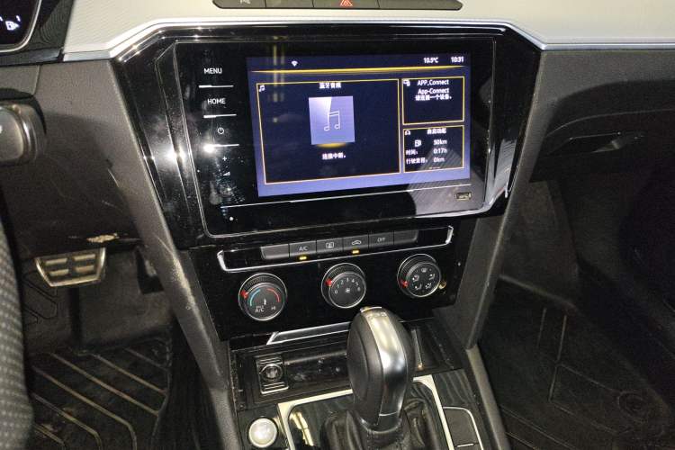 Used Volkswagen Magotan 2025 Zhongxiang Version 280TSI DSG Comfort Edition Audio And AC Panel