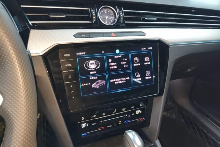 Used Volkswagen Magotan 2025 Revised Version Zhongxiang Edition 330TSI DSG Luxury Trim Audio And AC Panel
