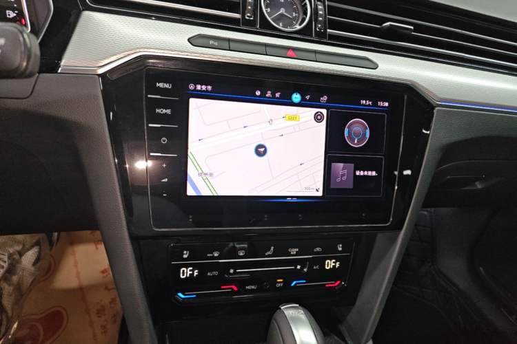 Used Volkswagen Magotan 2025 Zhongxiang Version 330TSI DSG Luxury Edition Audio And AC Panel