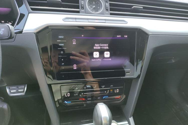 Used Volkswagen Magotan 2025 Zhongxiang Version 280TSI DSG Comfort Edition Audio And AC Panel