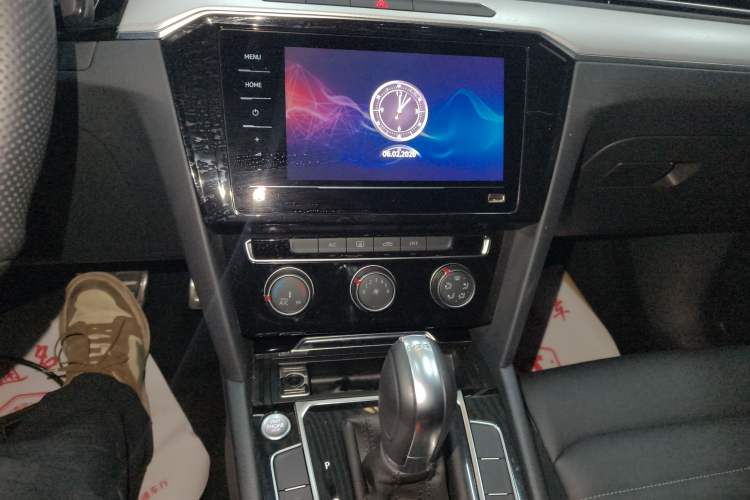 Used Volkswagen Magotan 2025 Zhongxiang Version 280TSI DSG Comfort Edition Audio And AC Panel