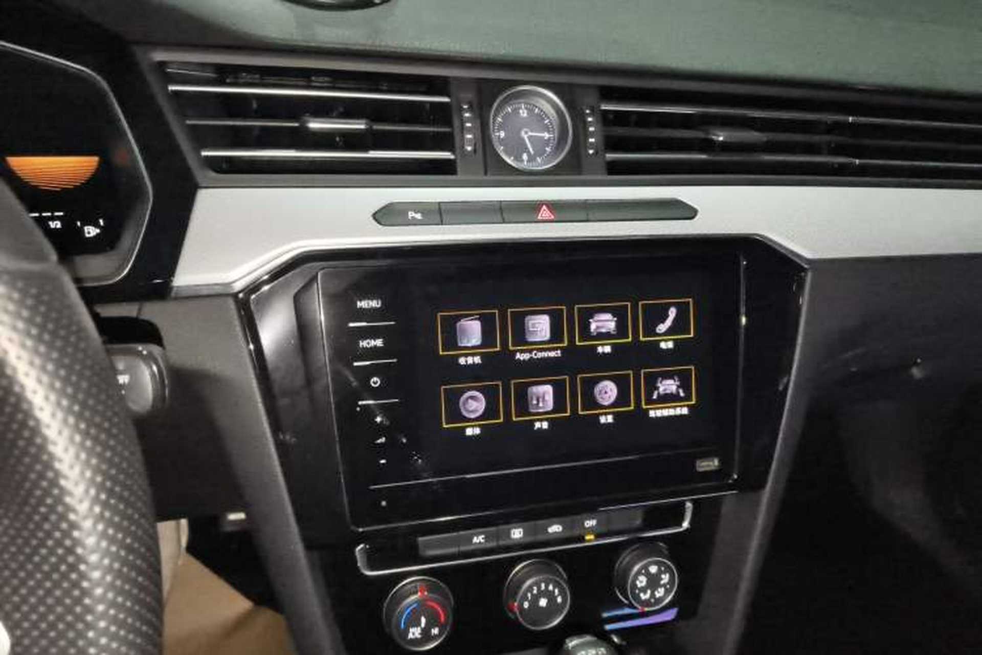 Used Volkswagen Magotan 2025 Zhongxiang Version 280TSI DSG Comfort Edition Audio And AC Panel
