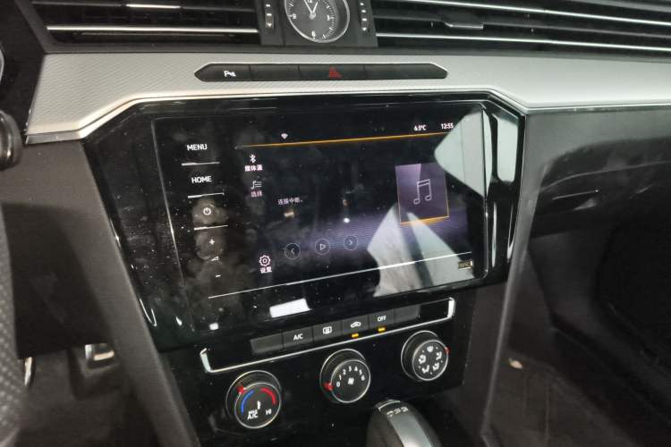 Used Volkswagen Magotan 2025 Zhongxiang Version 280TSI DSG Comfort Edition Audio And AC Panel