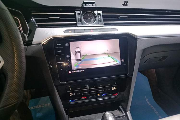 Used Volkswagen Magotan 2025 Revised Version 2 Zhongxiang Edition 330TSI DSG Luxury Trim Audio And AC Panel