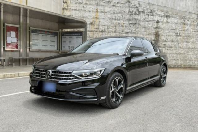 Used Volkswagen Magotan 2025 Revised Version 2 Zhongxiang Edition 330TSI DSG Luxury Trim