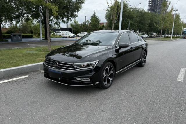 Volkswagen Magotan 2025 Revised Version 2 Zhongxiang Edition 330TSI DSG Luxury Trim usado