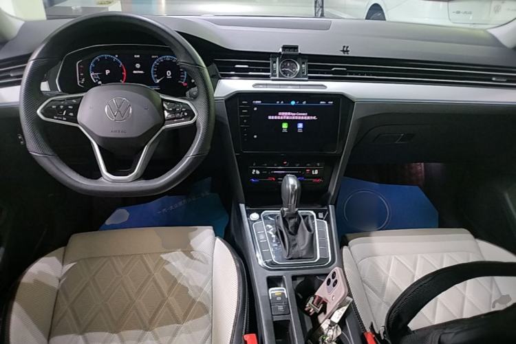Used Volkswagen Magotan 2025 Revised Version 2 Zhongxiang Edition 330TSI DSG Luxury Trim Center Console