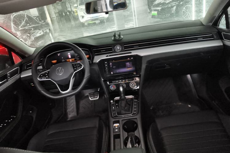 Used Volkswagen Magotan 2025 Zhongxiang Version 280TSI DSG Comfort Edition Center Console