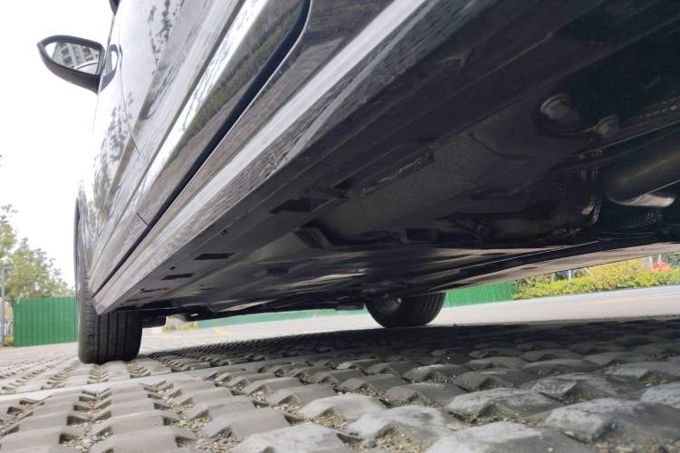 Used Volkswagen Magotan 2025 Zhongxiang Version 330TSI DSG Luxury Edition Chassis Rear Left