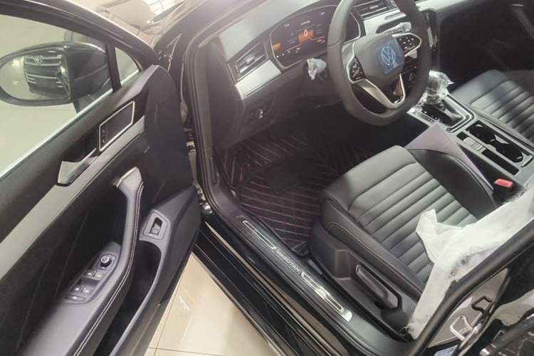 Used Volkswagen Magotan 2025 Zhongxiang Version 280TSI DSG Comfort Edition Driver Seat