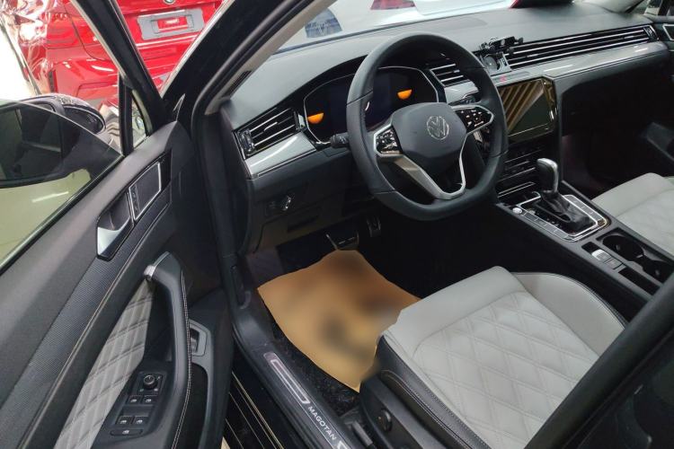 Used Volkswagen Magotan 2025 Zhongxiang Model 280TSI DSG Luxury Version Driver Seat