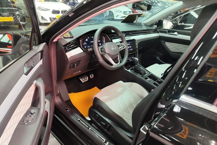 Used Volkswagen Magotan 2025 Revised Version Zhongxiang Edition 330TSI DSG Luxury Trim Driver Seat