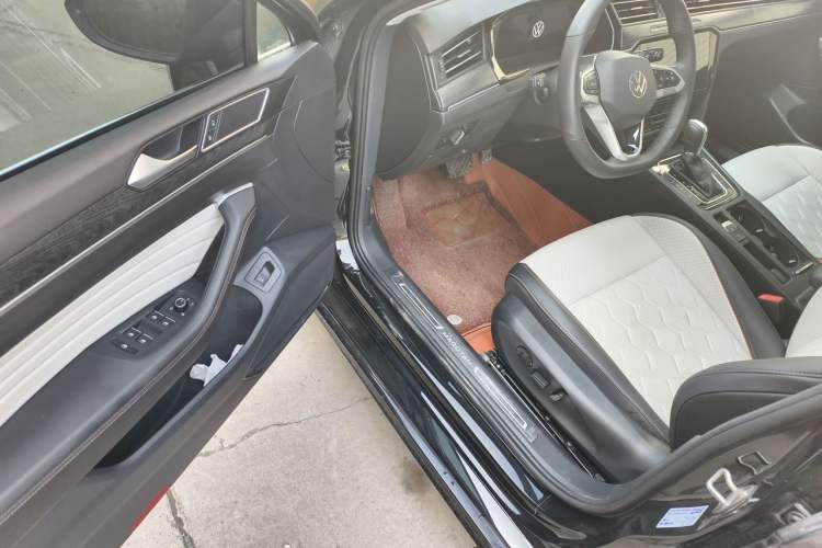 Used Volkswagen Magotan 2025 Revised Version 2 Zhongxiang Edition 330TSI DSG Luxury Trim Driver Seat