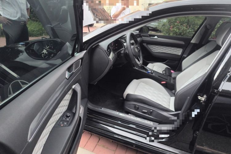 Used Volkswagen Magotan 2025 Zhongxiang Model 280TSI DSG Luxury Version Driver Seat