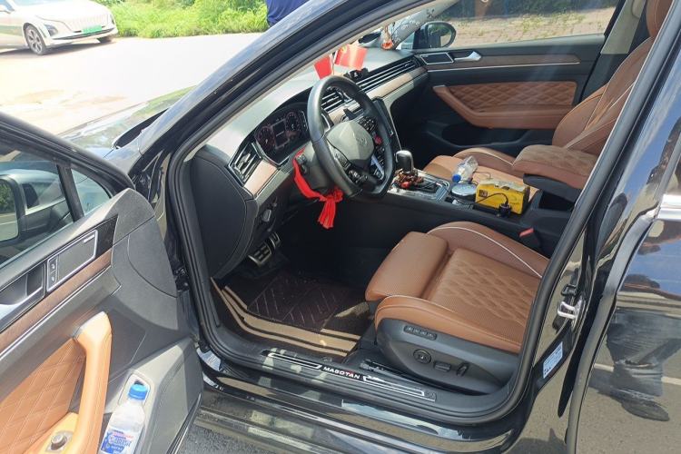 Used Volkswagen Magotan 2025 Zhongxiang Version 330TSI DSG Luxury Edition Driver Seat