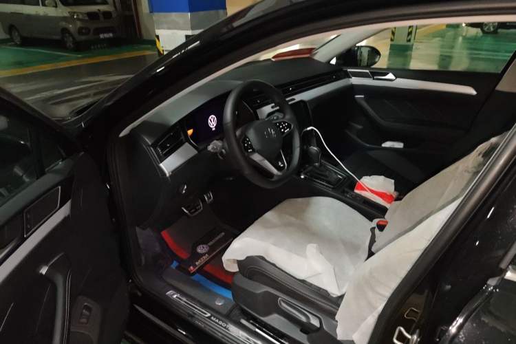 Used Volkswagen Magotan 2025 Zhongxiang Version 280TSI DSG Comfort Edition Driver Seat