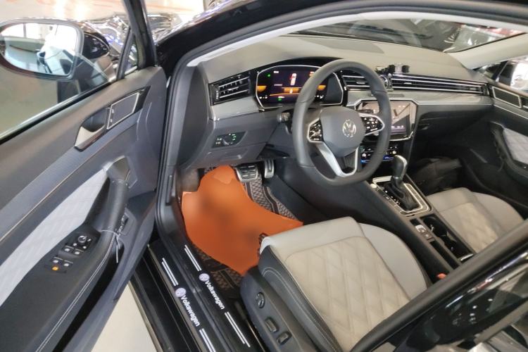 Used Volkswagen Magotan 2025 Revised Version Zhongxiang Edition 280TSI DSG Luxury Trim Driver Seat