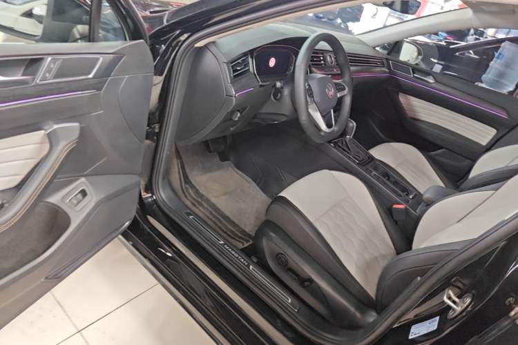 Used Volkswagen Magotan 2025 Revised Version 2 Zhongxiang Edition 330TSI DSG Luxury Trim Driver Seat